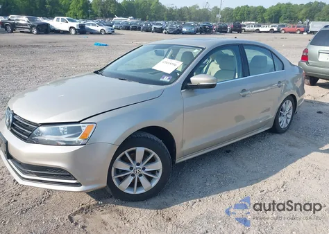 2015 Volkswagen Jetta 1.8T Se z USA, uszkodzony, nr VIN 3VWD17AJXFM334828